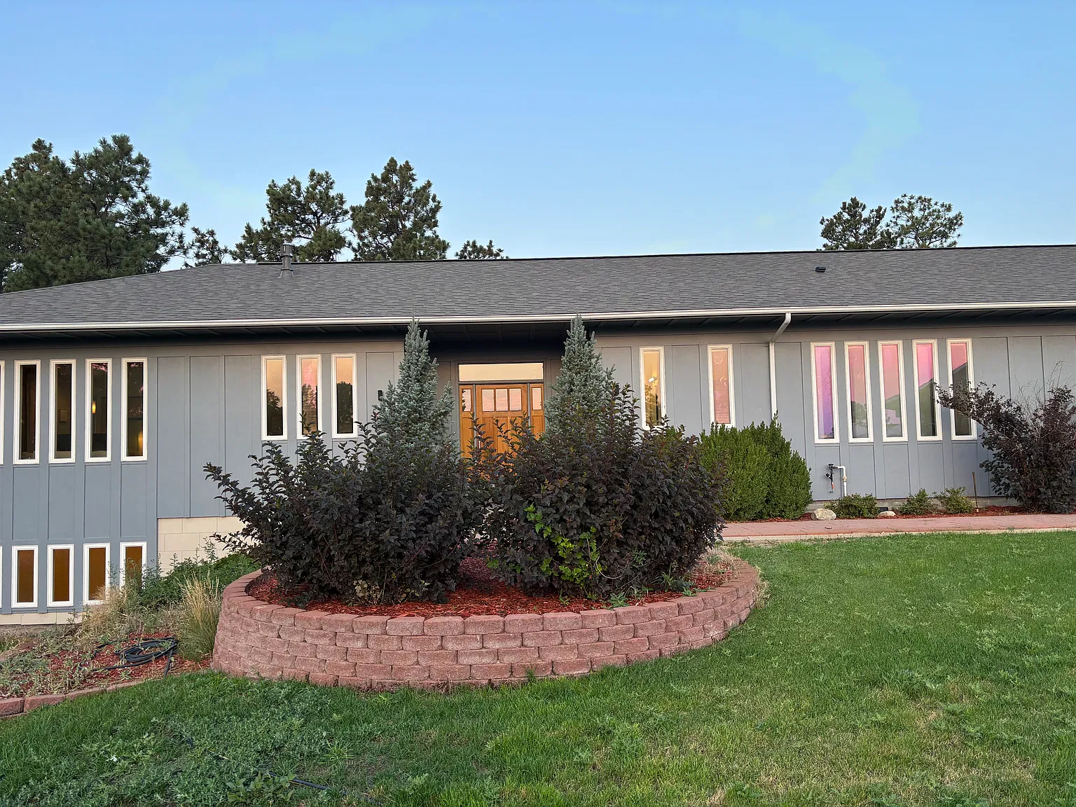 5 bed, 4527 sqft, $3,600 — Photo 2