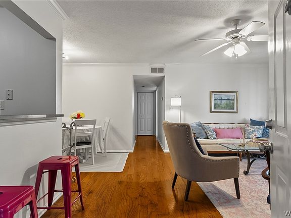 5th image of 120 15th St E APT 915