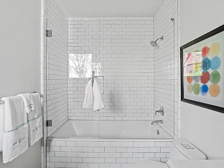 634 Bonaventure Ave NE #3 — Photo 23