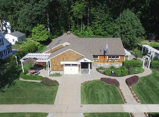 28 Pinewood Ave, Saratoga Springs, NY 12866