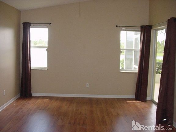 5th image of 466 NW Sunflower Pl