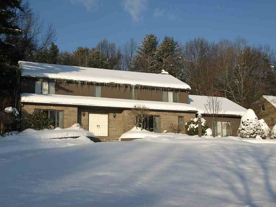 1st image of 12 Fox Hollow Ln