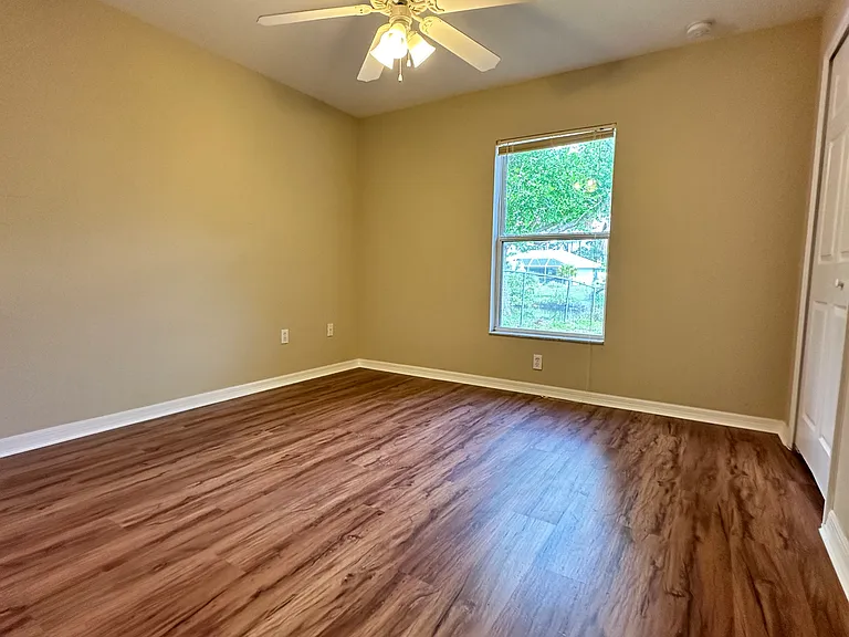 13522 Darnell Ave — Photo 4