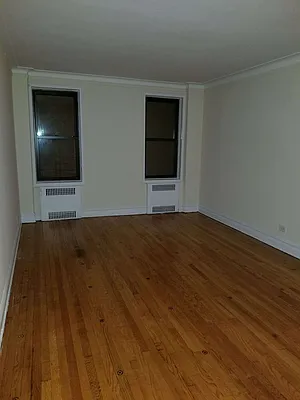 Rented by Max & Associates Realty Corp | media 8