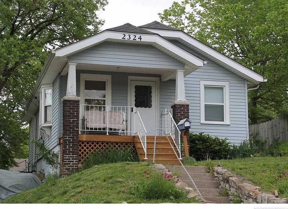 1st image of 2324 Park Dr