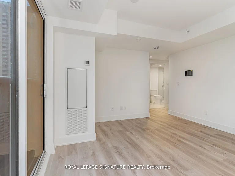 370 Martha St #304 — Photo 4