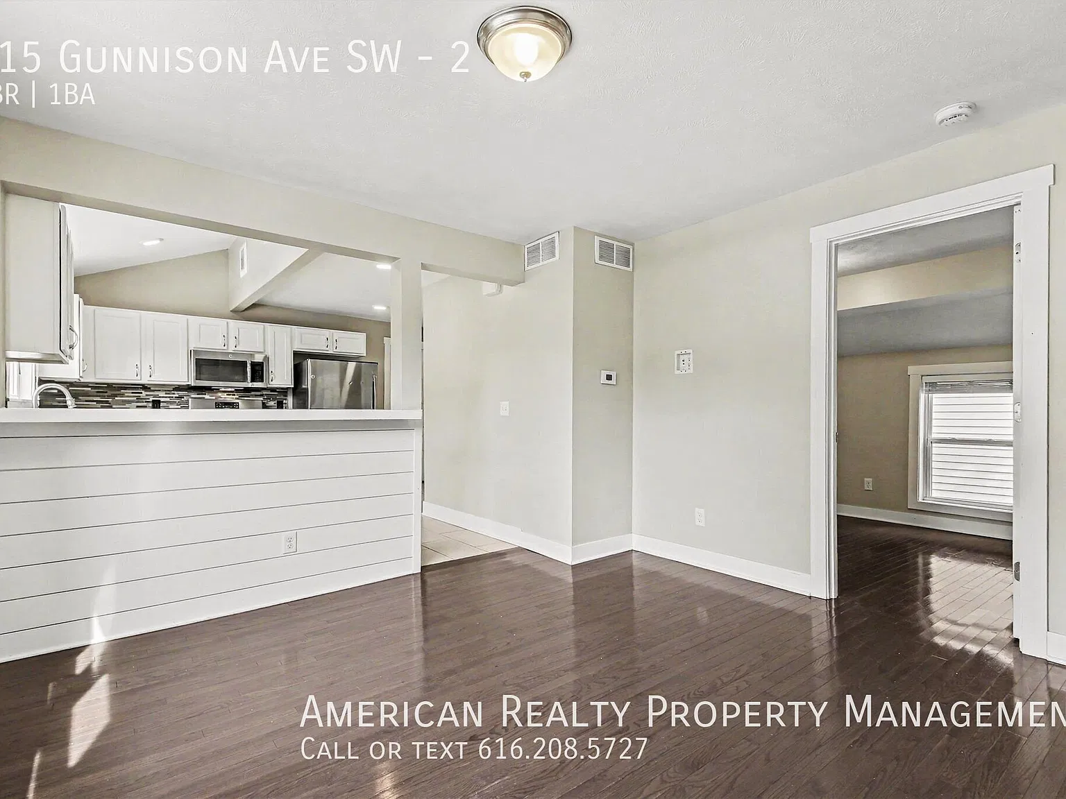 3 bed, 1033 sqft, $1,900 — Photo 2