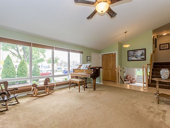 4th image of 3636 Enfield Ave