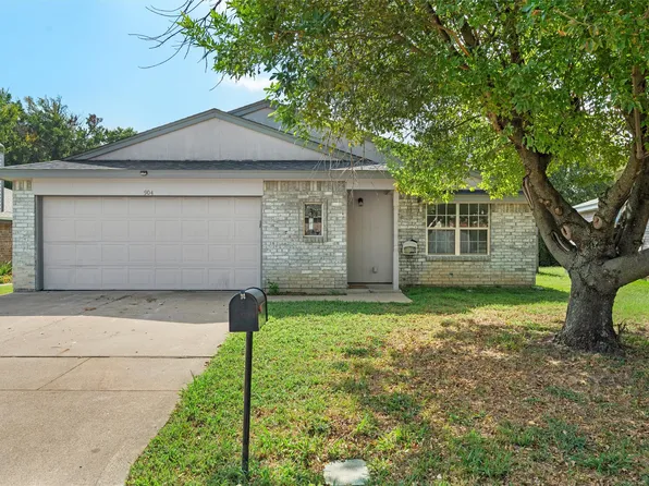 904 Blue Jay Dr, Mansfield, TX 76063