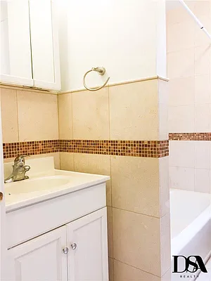 Rented by DSA Realty | media 18