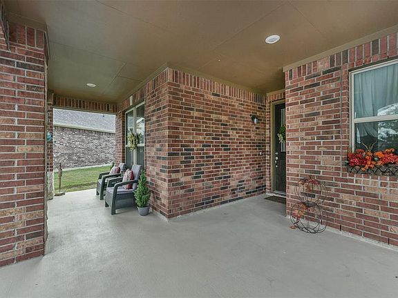3rd image of 3909 Waterworth Way
