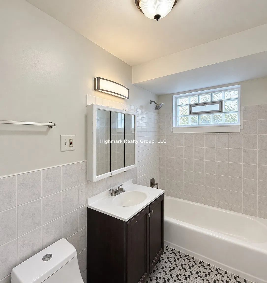 9016 Lamon Ave — Photo 4