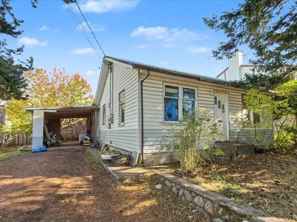 641 Dogwood St S, Campbell River, BC V9W 2Y6