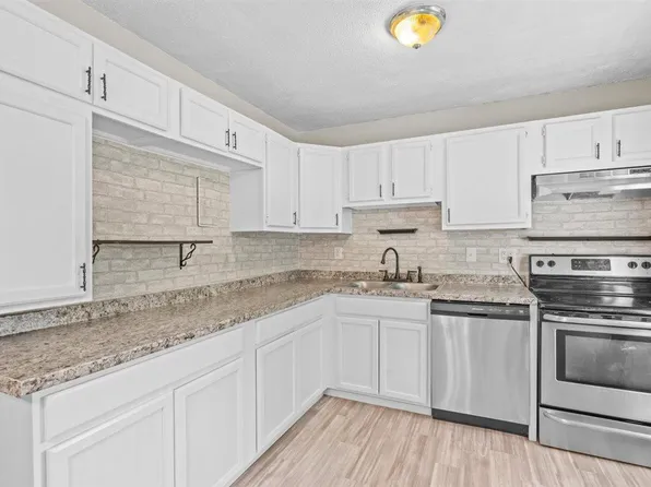 111 Sherwood Square, Essex Junction, VT 05452