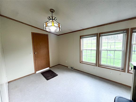 4th image of 2517 Rochford Rd