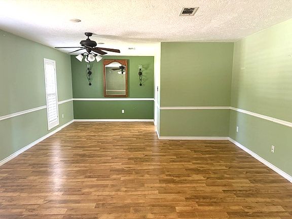4th image of 3612 Meadow Oaks Ln