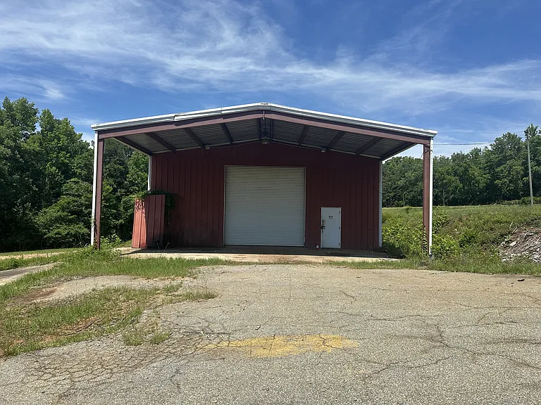 890 State Highway 49 W — Photo 1