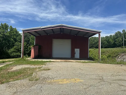 890 State Highway 49 W Photo 1