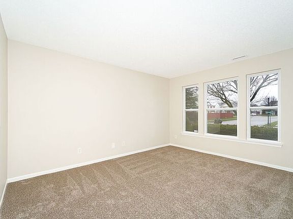 4th image of 10393 Windward Dr