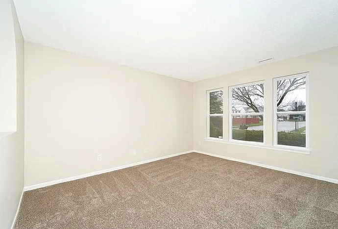 10393 Windward Dr — Photo 4