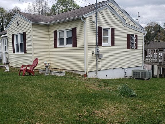 3rd image of 1501 Tremont Ave