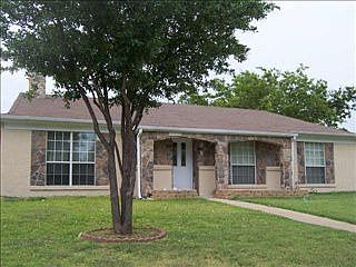 2nd image of 2229 Crockett Dr