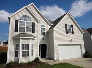 823 Red Oak Tree Dr, Fuquay Varina, NC 27526