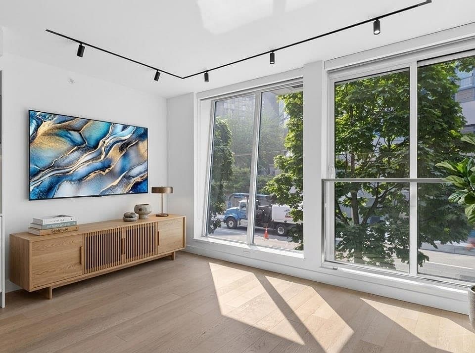 1st image of 1477 Pender St #206