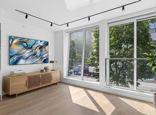 1477 Pender St #206, Vancouver, BC V6G 2L2