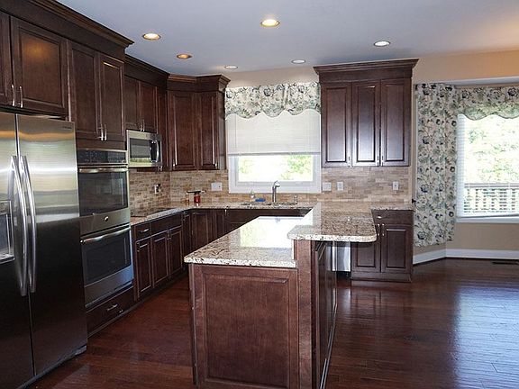 5th image of 6708 Miami Woods Dr