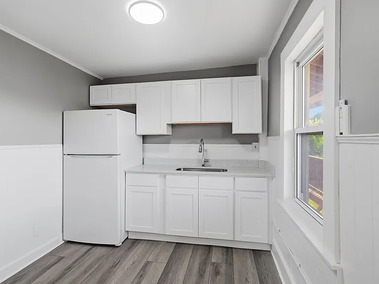 47 Sprague St — Photo 4
