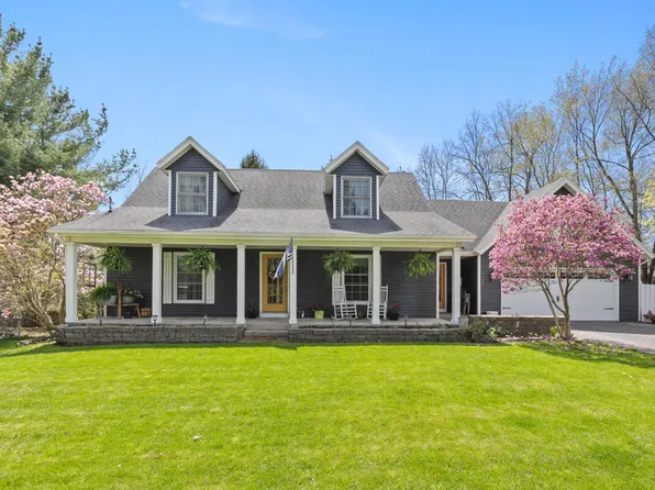 978 64th St SW, Byron Center, MI 49315