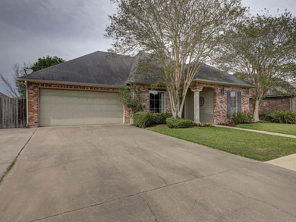 2nd image of 208 Cornish Pl