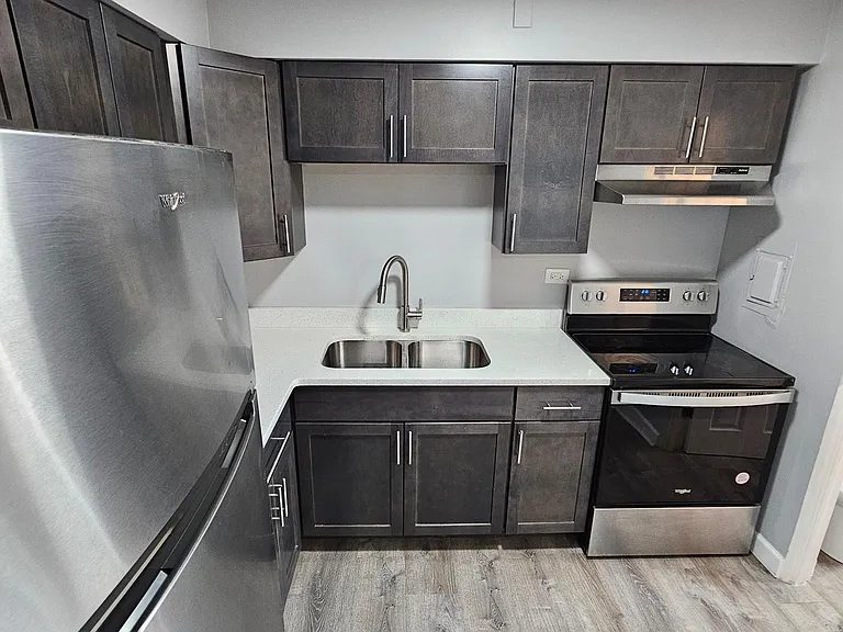 6915 Cermak Rd #7 — Photo 4