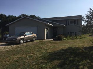 55806 Parkway Dr, Parkers Prairie, MN 56361