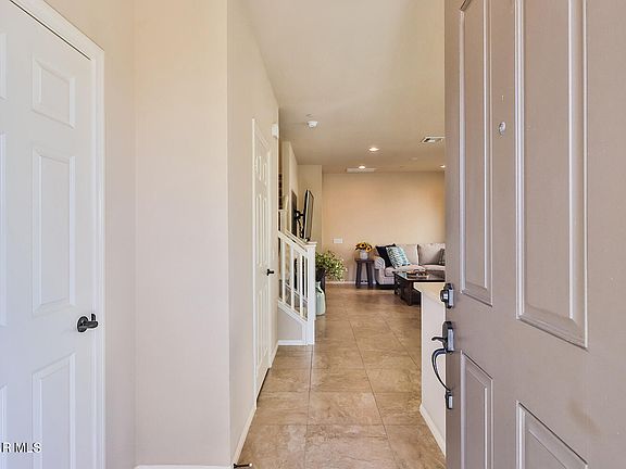 4th image of 1820 Daffodil Ave