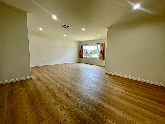 4th image of 2112 S Isabella Ave