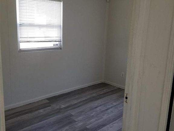 3rd image of 7213 S Grand Ave