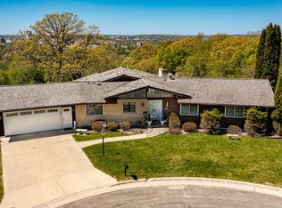 1607 Wilshire Ct NE, Rochester, MN 55906