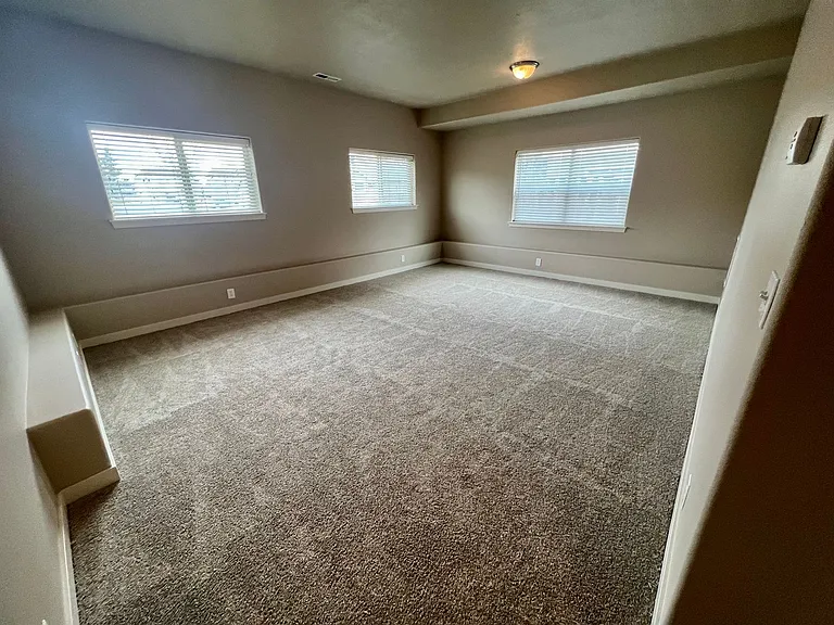 63220 Lancaster St — Photo 16