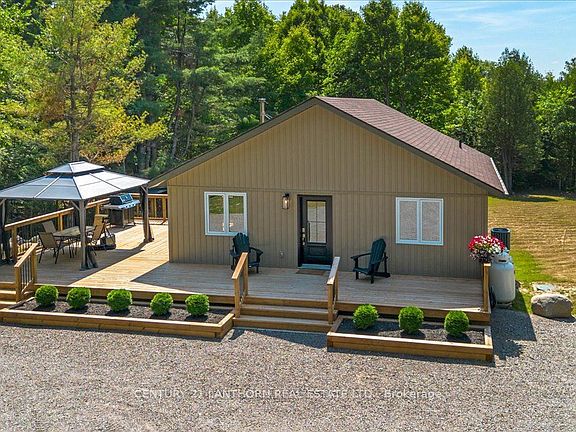 3rd image of 101 Thompson Rd