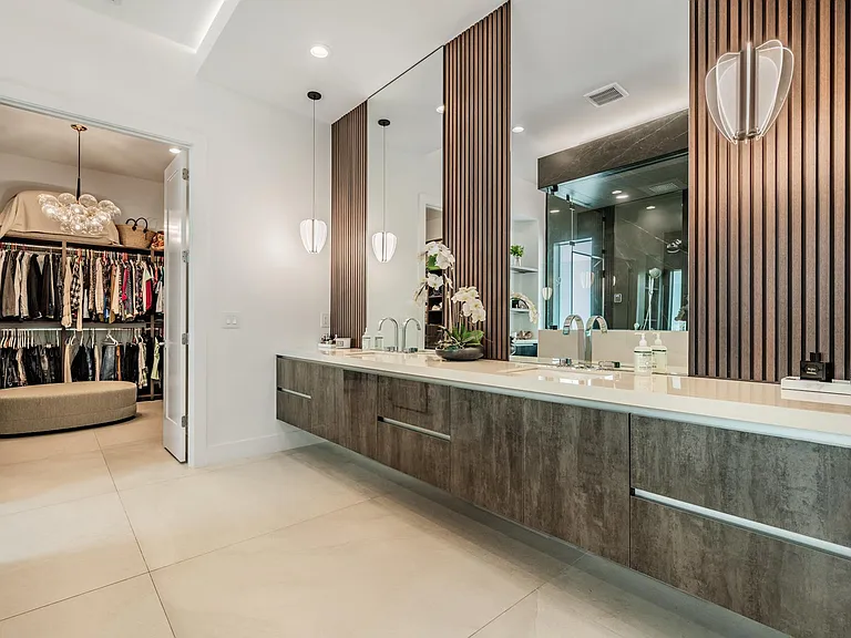 212 S Renellie Dr — Photo 11