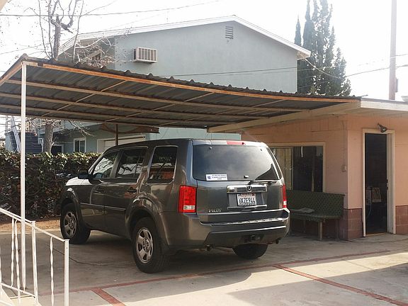 5th image of 11064 Oxnard St