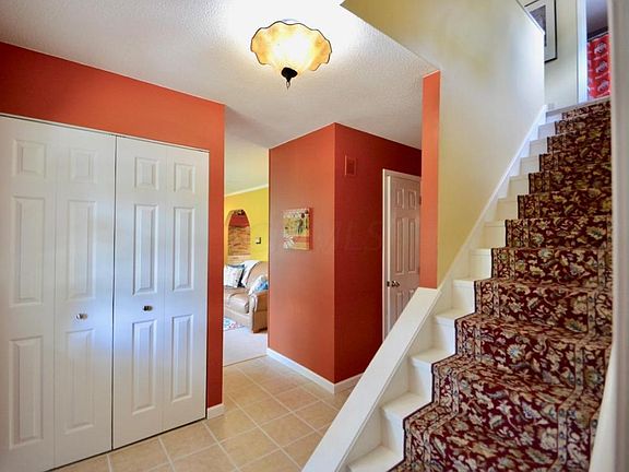 3rd image of 85 Knoll Dr