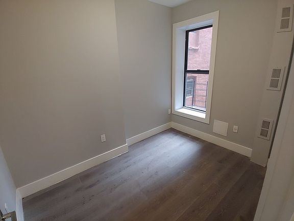 5th image of 228 E 116th St #9A