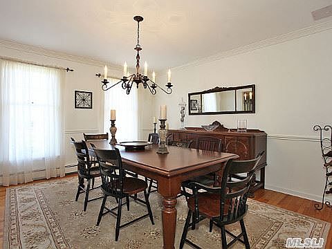 5th image of 11 Hayes Hill Dr