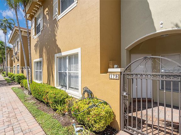 2nd image of 179 Lake Monterey Cir #179