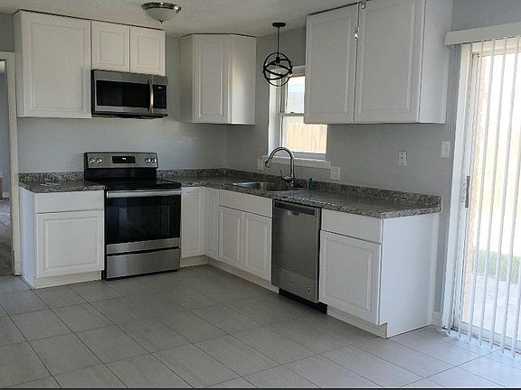 2nd image of 1420 S Bonita Dr