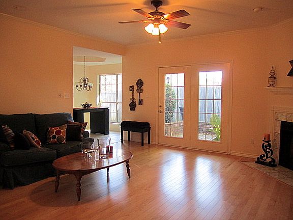 Living area w/pretty floors