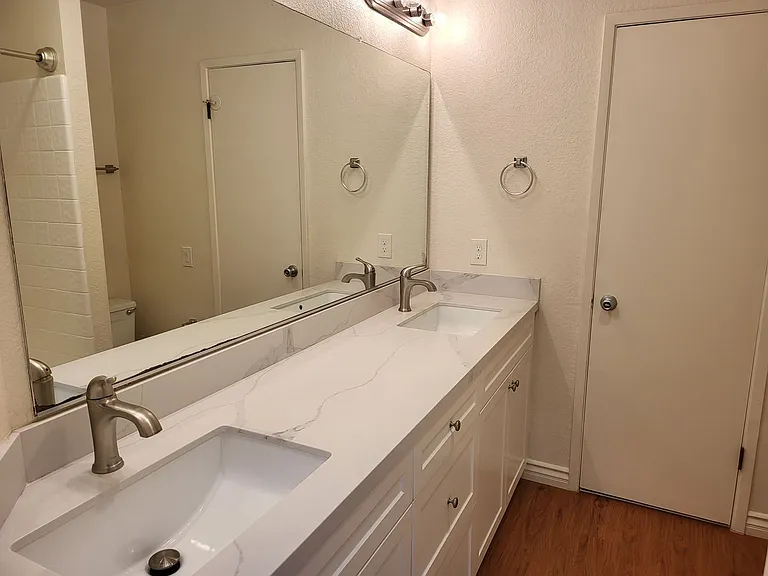 Beach & Pine Townhomes — Photo 6